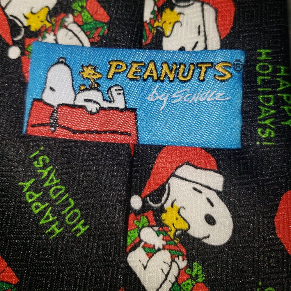 Schultz Vintage Snoopy Christmas Tie - Picture 2 of 2